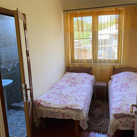 Karine B&B Yeghegnadzor Exteriör bild