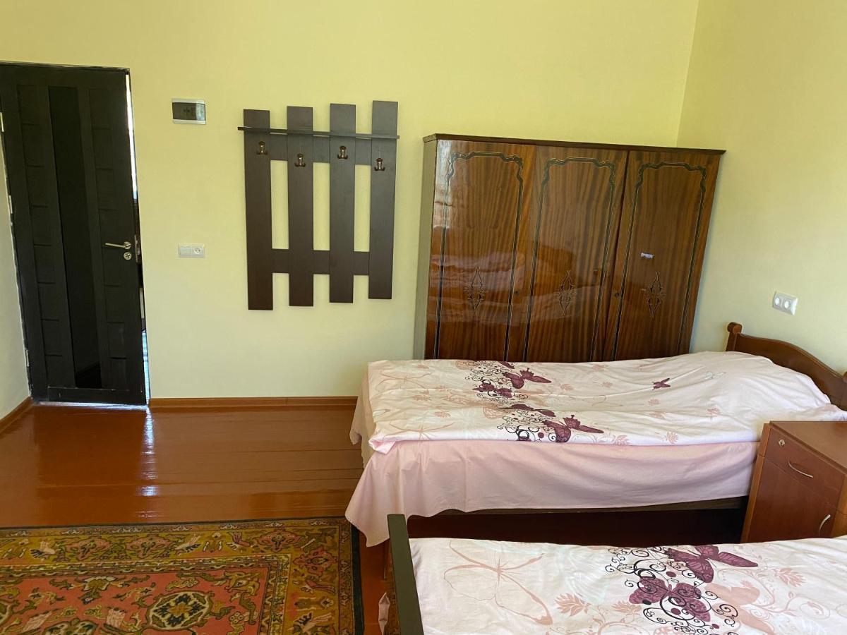 Karine B&B Yeghegnadzor Exteriör bild