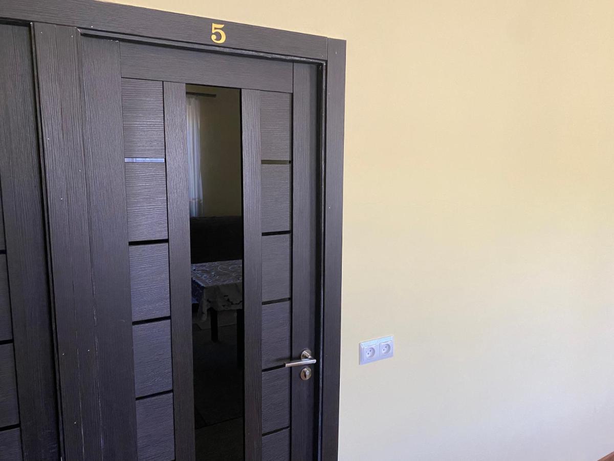 Karine B&B Yeghegnadzor Exteriör bild
