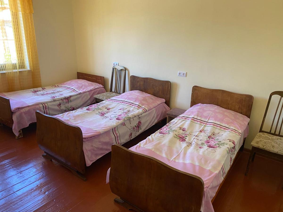 Karine B&B Yeghegnadzor Exteriör bild