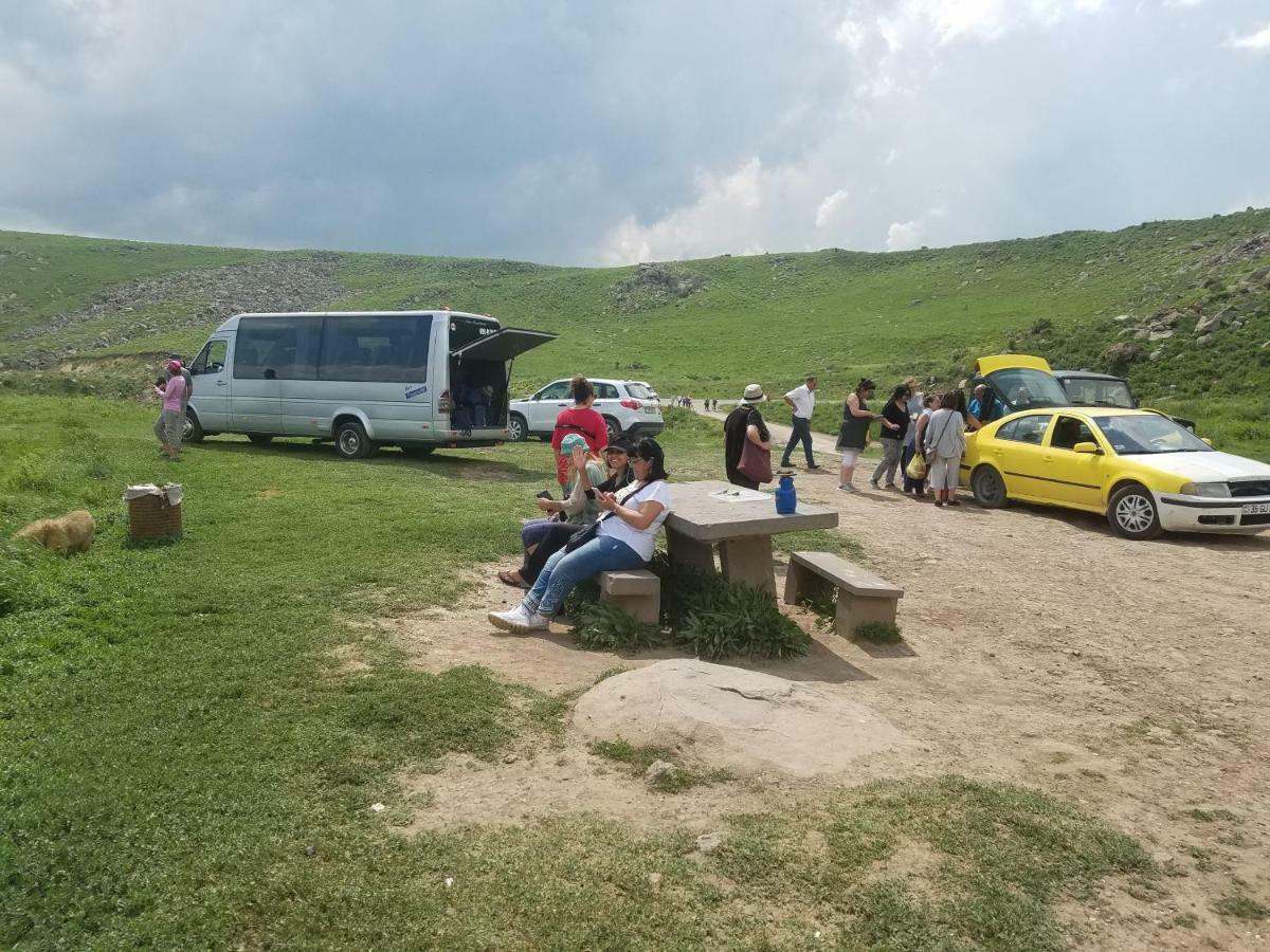 Karine B&B Yeghegnadzor Exteriör bild