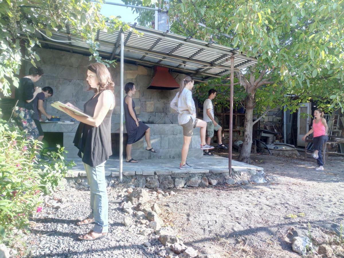 Karine B&B Yeghegnadzor Exteriör bild